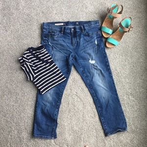 Gap Girlfriend Distressed Jeans 30P